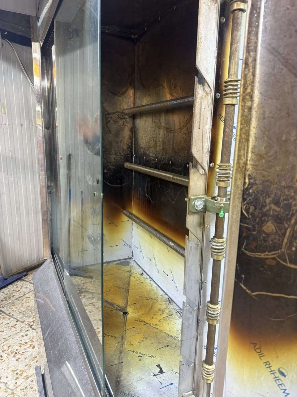 السلام عليكم شوايه دجاج مستخدمه يومين فقط للبيع مكاني الغزاليه بليت صفر 8  جديده حيل من معمل فرحان  
***********
