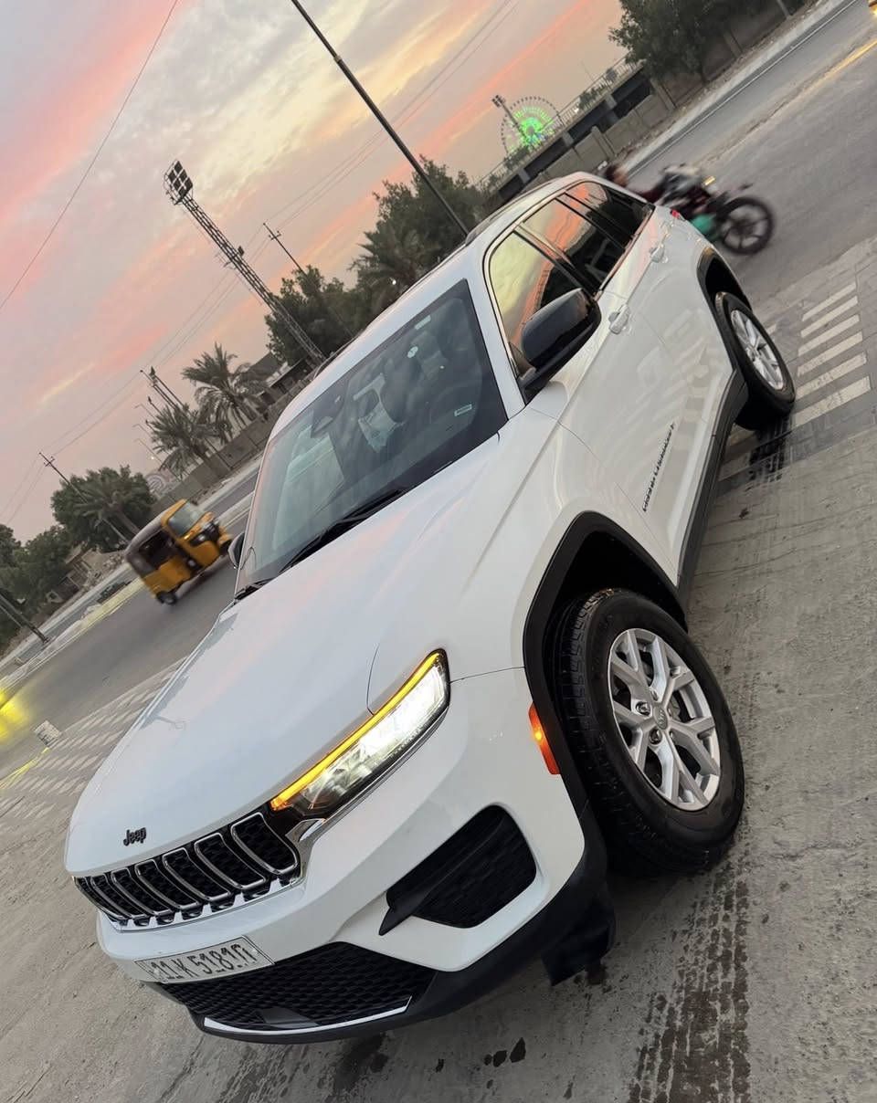 السلام عليكم لبيع جيب 5 راكب وارد امريكي
ماشيه 19 
سياره وارد ضرر سرقه قطعها وراجع شادلها سستم بلادي كفاله عامه سياره  مـטּ صبغ وحادث وكير مكينه صدر تبريد تخم تايرات كلها مكفوله بسمي سنويه 
العنوان بغداد ***********
السعر مناسب خابر وتدلل 
بيع او مراوس حاضر
