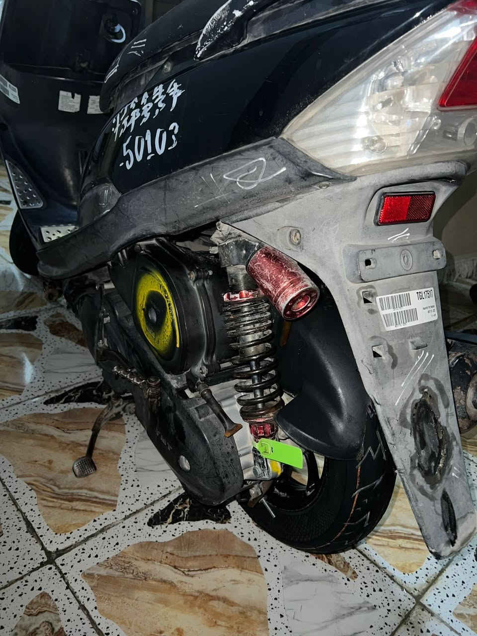 السلام عليكم 
للبيع ماكس عدله بلاديه 49 جديده ومرتبه الدراجه مناقصها شي بيها هوايه غراض ويل مشيف اصلي مو تجاري صالنصه صجميه اصليه وقبضات وبعد كومه غراض مناقصها شي لاتبخير ولا تنقيص تايرات جدد نظيفه الدراجه  صدر امامي اصلي صدر خلفي رياضي جديد  شلعه ومعدل تجي تشوفها بعيونك   مكاني الدوره البعيثه
***********
