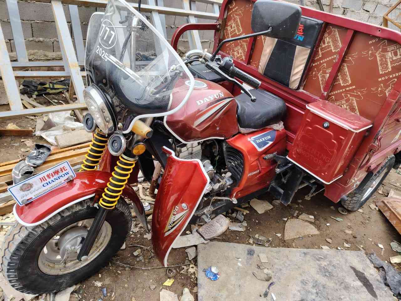 سلام عليكم ستوتة موديل ٢٠٢١ شهر ١٢ يوم ١٢ يعني محسوبة عل ٢٠٢٢ ستوتة  كمرك مدفوع  نظيفة وما متعوبة سلف هندر مال جناي اكسل مقفل ولتقارنهة بمالات الشارع شغل وكبل للشغل مكينة ٢٣ نضيفة وخرسة سعرها ١٧٠٠ وبيه مجال اذا شراي راسلني وسهلة مكانها بغداد البلديات ***********
