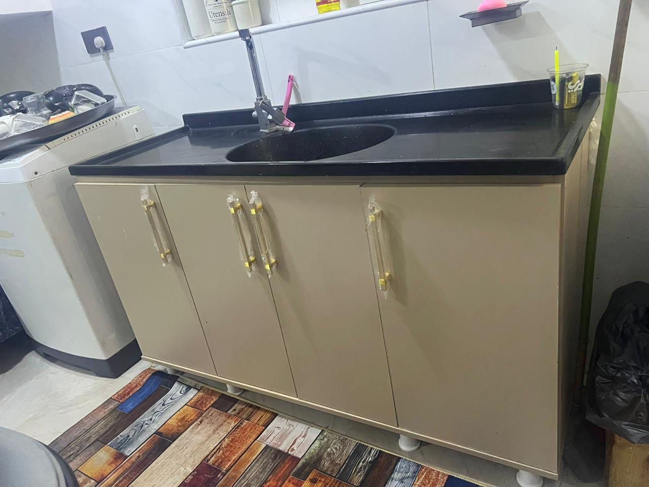 ثلاجه مجمده براد هيتاشي سعره ٥٠٠الكاونتر ٦٥٠بيهم مجال عنواني بالدوره حي دجله اي ايتفسار ع الرقم بيه واتساب ***********
