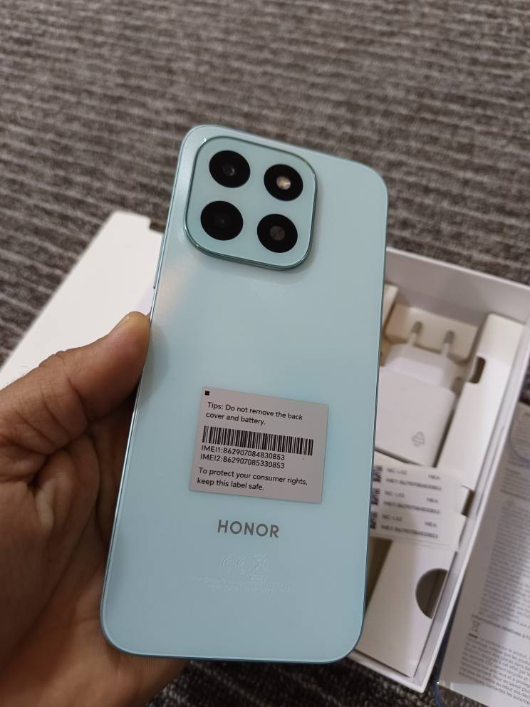 هونر x6c

جديد مستخدم 3 ايام فقط نظافة فول 

ذاكرة 128 
ملحقات كاملة +كفرين ما محطوطات علجهاز ابد

السعر 130 شراي اتصل مو شراي اعبر المنشور *********** عمارة, ميسان
