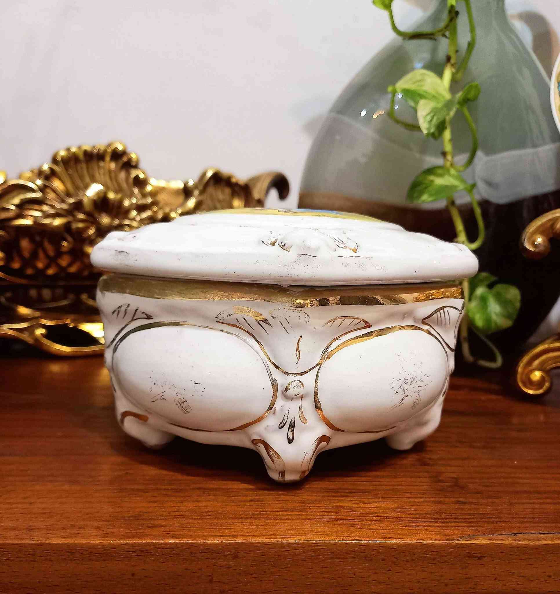 Vintage European Jewelry Porcelain Box الاسكندرية, مصر


**إذا كنت صاحب هذا الإعلان وتريد حذفه لأي سبب، رجاءا أرسل رسالة إلى الدعم الفني**