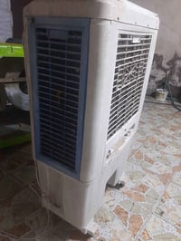مبردة للبيع المكان الشعب   السعر  75  واتساب 07770649453