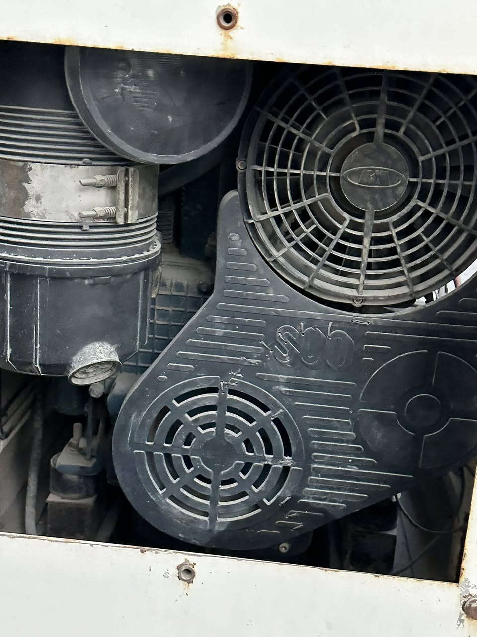 السلام عليكم مولده جوندير للبيع 14kv المولده شغاله مابيه تبخير المولده خير من الله ب15 عنواني بغداد رقمي ***********
