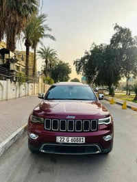 جيب كراند شيروكي  فئه لمتد فول 1/1 بدون جكات  وارد كندي كلين تايتل هنا...