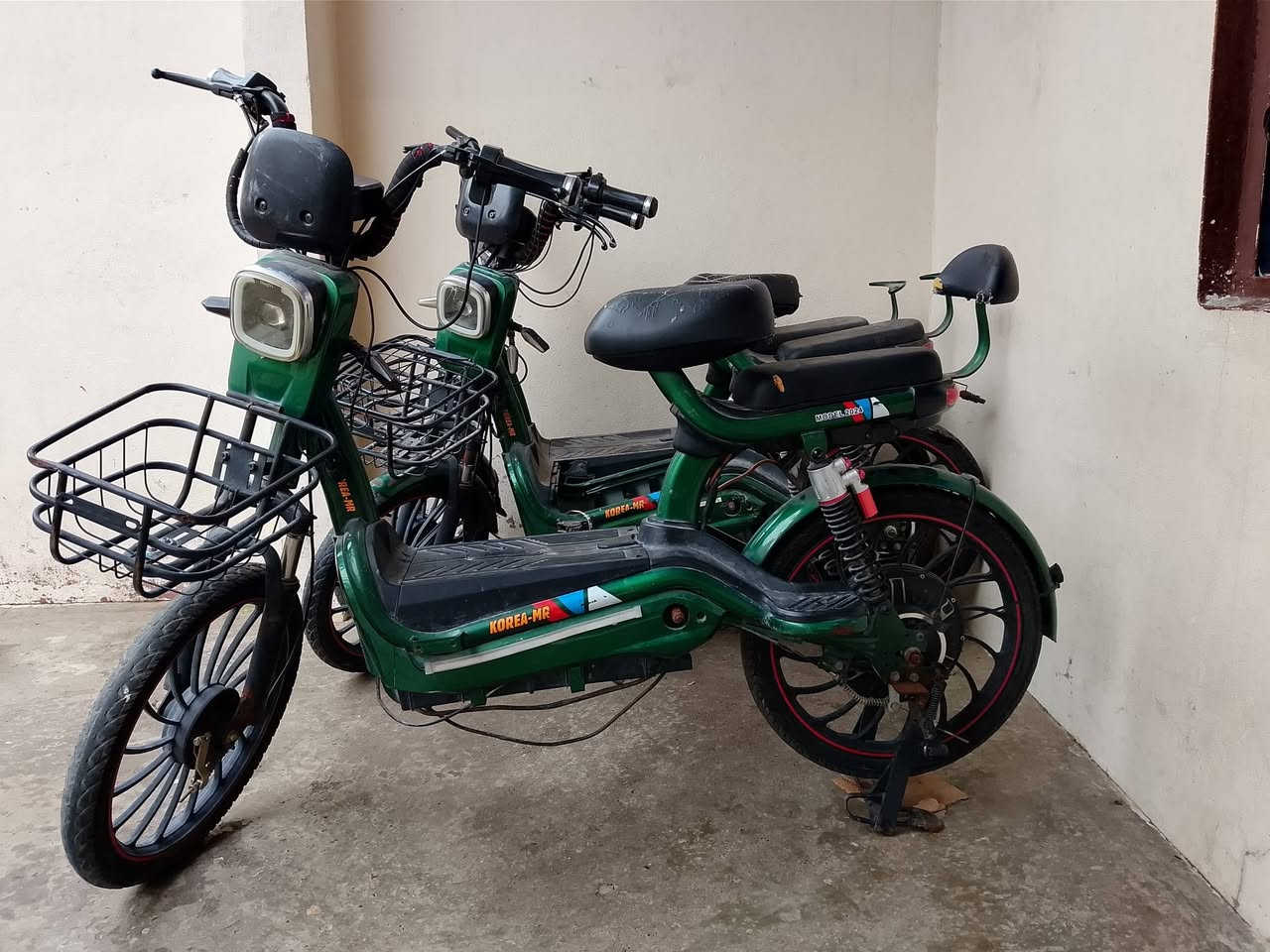 السلام عليكم دراجات شحن للبيع بدون بطاريات السعر 350 كلهم شلع. ***********
