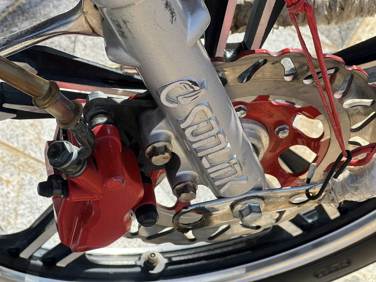 السلام وعليكم للبيع او مراوس دراجه سيفان موديل 23 ما مفتوح  باب اول كله على البلادي. السعر 550 وبي مجال. العنوان تكريت مجمع الجوهره ***********
