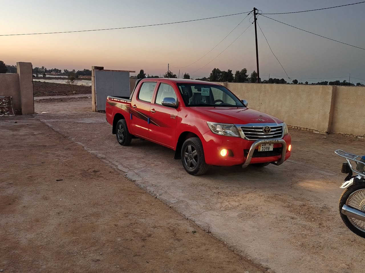 السلام عليكم
بيكم فلاونزه موديل ٢٠١٢ 
كويتي كفاله عامه ما عدا باردات بسيطه 
كير، تماتيك محرك خير من الله 
تبريد ثلج ❄
حداده جاهزه 
رقم نجف انكليزي باسمنا 
السياره مالت جناي ما متعوبه جديده بمعنى الكلمه 
المكان ناصريه قلعه سكر 
السعر١٨٨ وبيه مجال بسيط جدا حق الجيه 
***********
