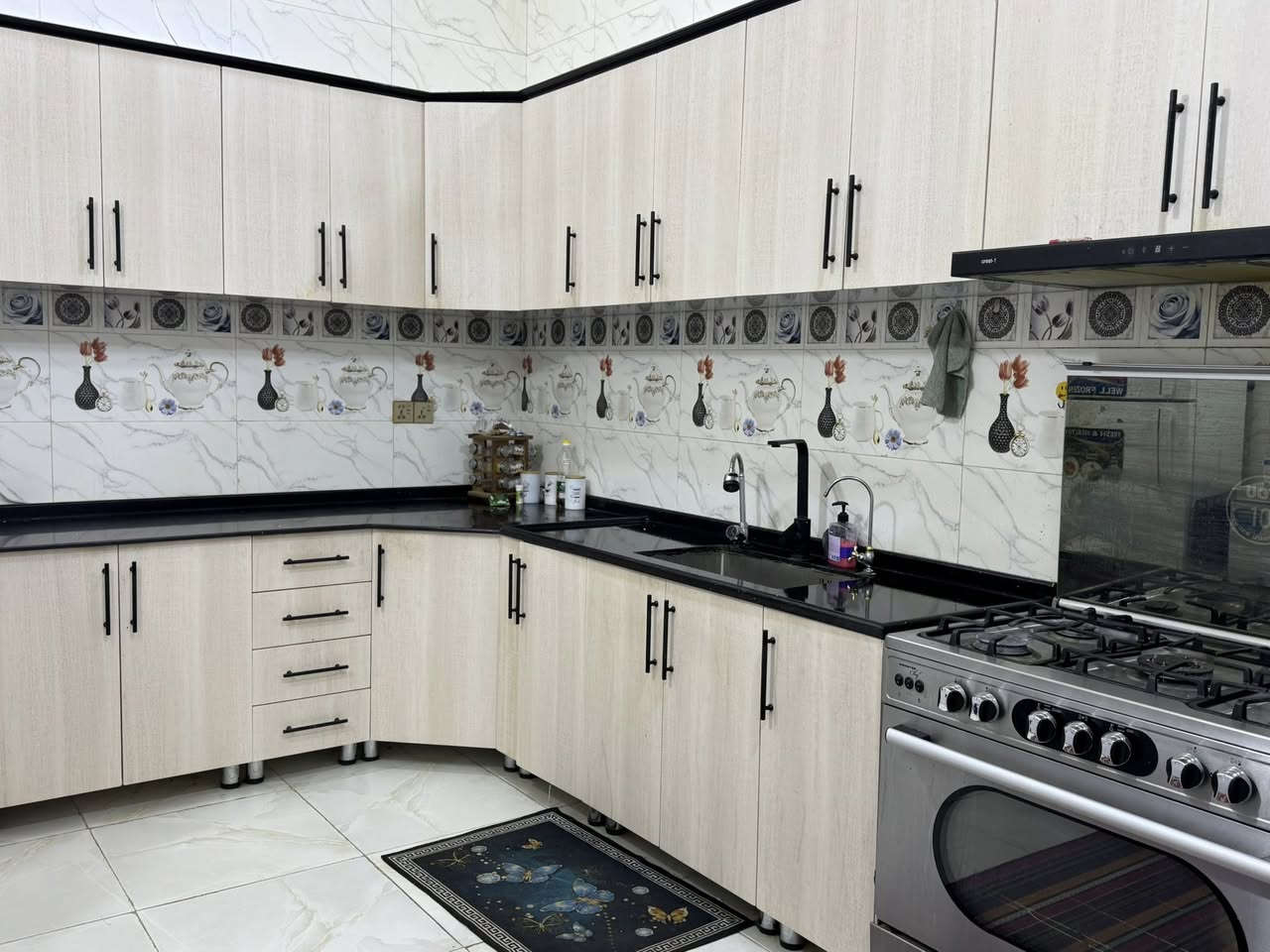 كاونتر استعمال شهرين جديد السعر مليونين ونص وبيه مجال


**إذا كنت صاحب هذا الإعلان وتريد حذفه لأي سبب، رجاءا أرسل رسالة إلى الدعم الفني**