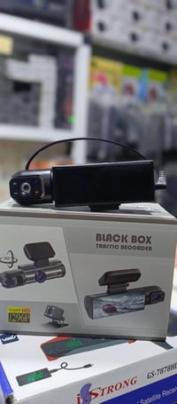 كاميرا مراقبة سياره داخليه بعدة اتجاهات مختلفه  السعر ( ٣٥٠٠٠ ) ألف اح...