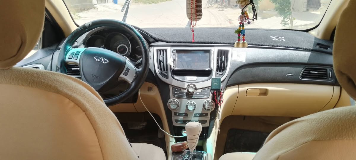 اسلام عليكم سيارة للبيع شيري A3 وارد خليجي
بدون ضرر فقط بنيد مصبوغ 
سيارة بيهة جراد مثل مواضح بلصورة 
كير اوتماتيك او عادي
مكينه لا تبخير ولا تنقيص خير من الله 
كامرة خلفية او حساسات 
تحكم لايت يصعد ينزل 
تبريد تدفئة شغالات
جام كهرباء 
سعر45بيهة مجال للطيبين رقمي***********

