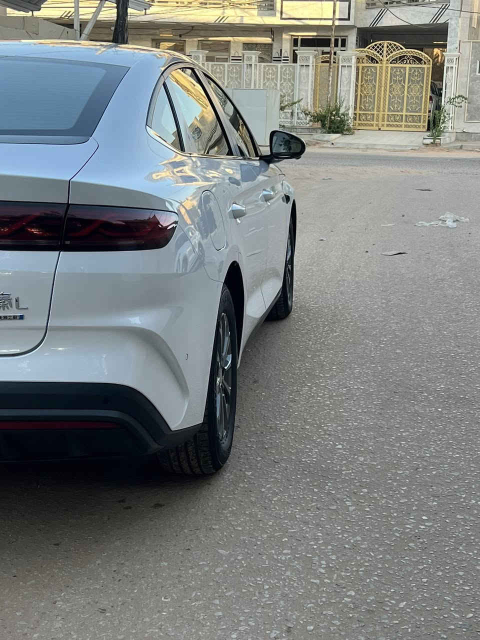 السلام عليكم
BYD QIN L

للبيع موديل 2025 فول قماره حديد بطاريه 80 كيلو داخل السياره أوف وايت 

ماشيه 10 الف السياره كفاله عامه ماعده ملاحظه رصعه صغيره بالقماره ومبينه بالصور وحده بالبنيد مامبينه نهائيا رقم بغداد بأسمي ومعروفه مواصفاته 

السعر 24250 

الشاشه محدثه وجميع البرامج بيه 

*********** يوجد واتساب
