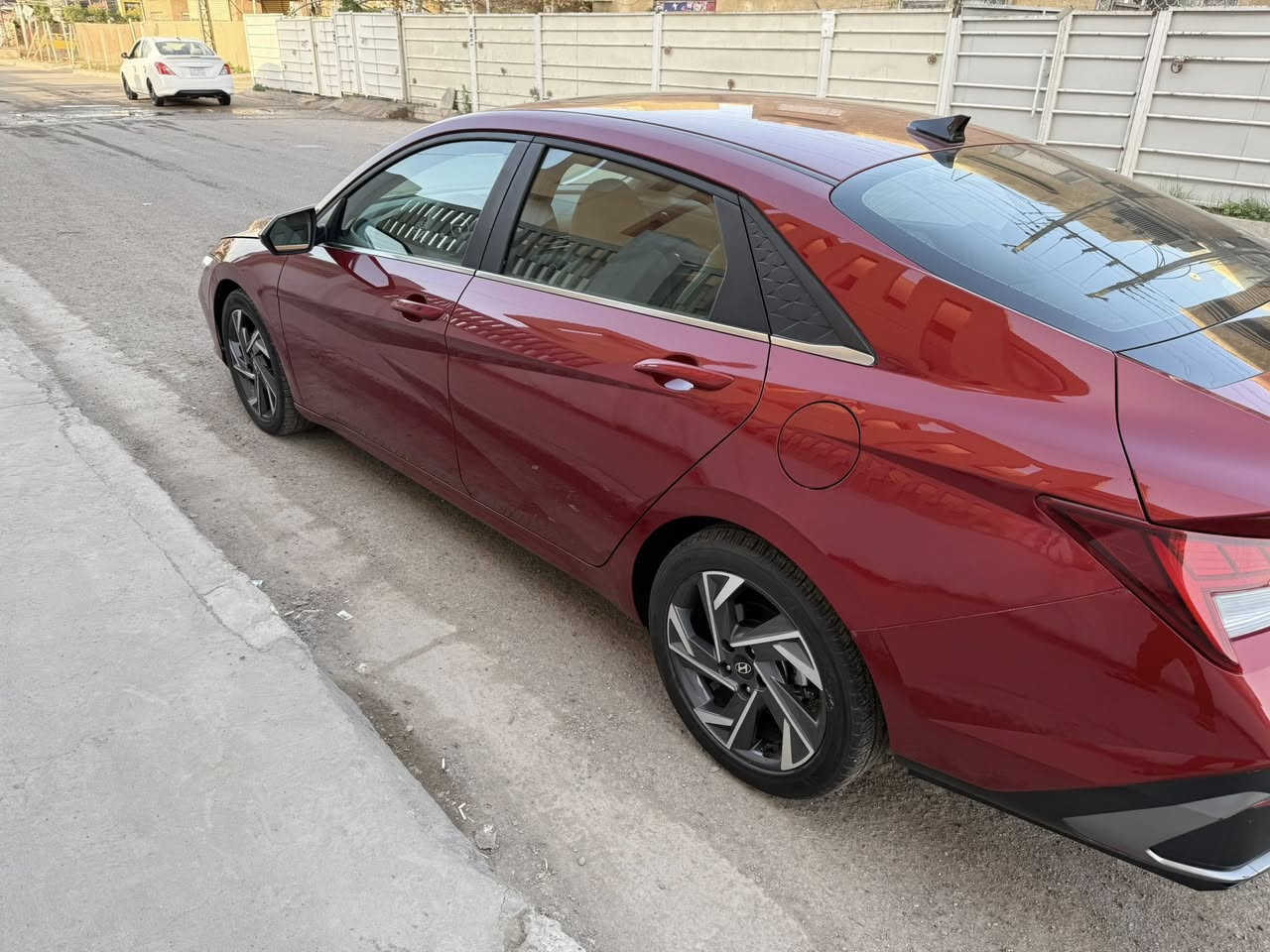 السلام عليكم ورحمة الله وبركاته
النترا 2024 وارد امريكي SEL ، مرقم بغداد 

 المواصفات :

 بصمة , سلايد 

تشغيل عن بعد ،فول تحكم استيرن

 مود درايف ،اوتو بريك

 مانع انحدار  ،رادار نقطة عمياء

 شاحن وايرليس ، تبريد منفصل 

بك لايت لد ، ويل كب 17 

 شاشه ديجتال وباقي المواصفات المعروفة 

محرك 2000 دوش

الممشى 7،000 m

السيارة مدوشمة عام ، بولش عام 

السيارة ليبل واحد بدون أي تبديل  ، الحادث جاملغ الخلفي بارد 

 العنوان بغداد ، السيدية 

السعر 190 وقابل للتفاوض 

للتواصل  ***********
