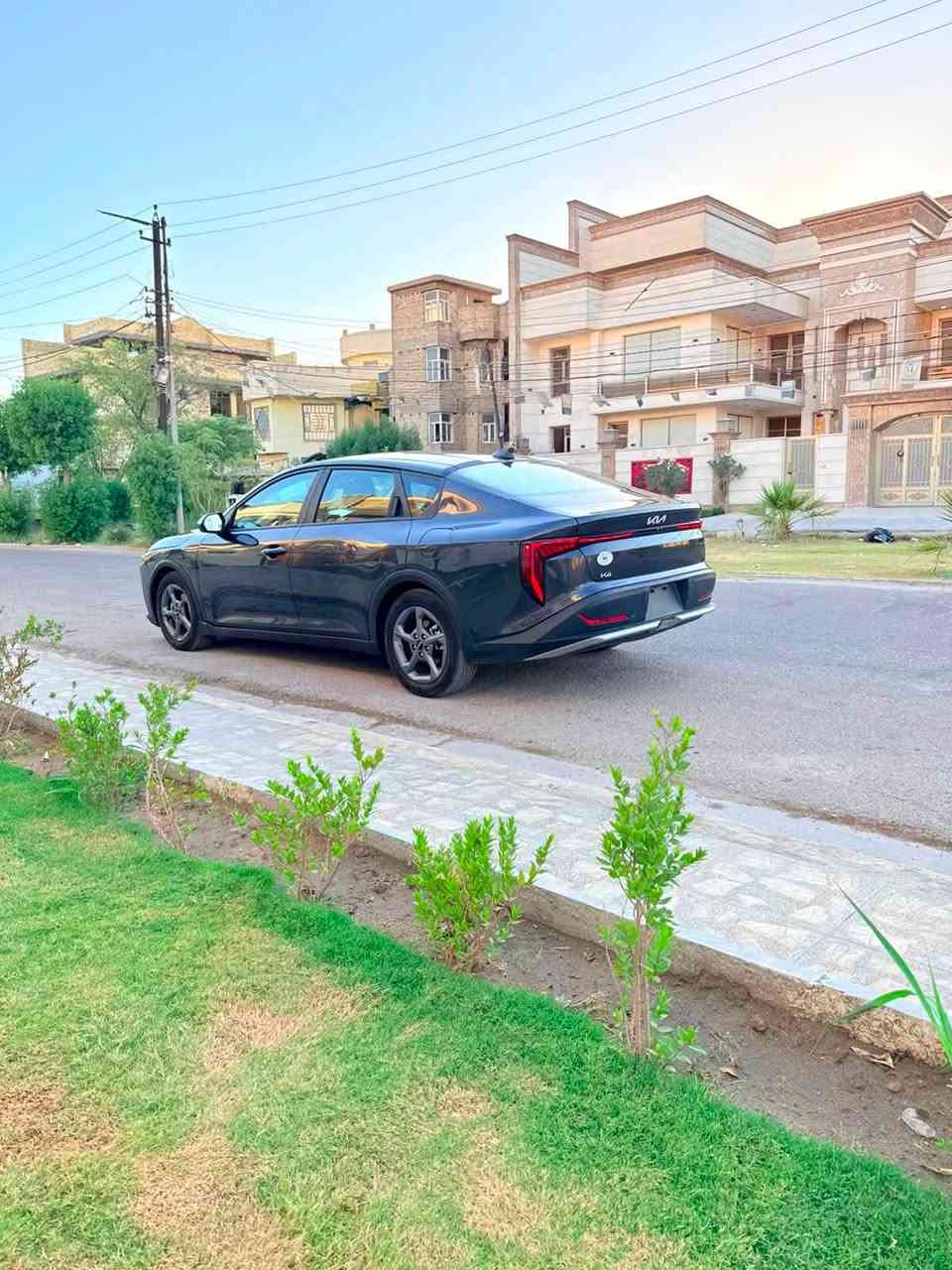 السلام عليكم KIA K4 2025 LX وارد امريكي
بصمة  / هندبريك دكمة  / لايت LED  / مكينة 2000 دوش / شاشة كبيرة متصلة ديجتال   / اوتو هولد / LED امامي وخلفي / قيادة ذاتية / كامرة دوارة / رادار تعديل مسار / اوتو بريك / مود درايف / تحكم ستيرن / كروس سرعة /مانع انزلاق / بلوتوث / اواكس / USB / ماشية 4000mi 

حادثه موضح بلصور مبدل فقط جاملغ امامي بدون دواخل

مكان السيارة بغداد البلديات 

للتواصل *********** 

ملاحضة السيارة بدون رقم دخول جديد
