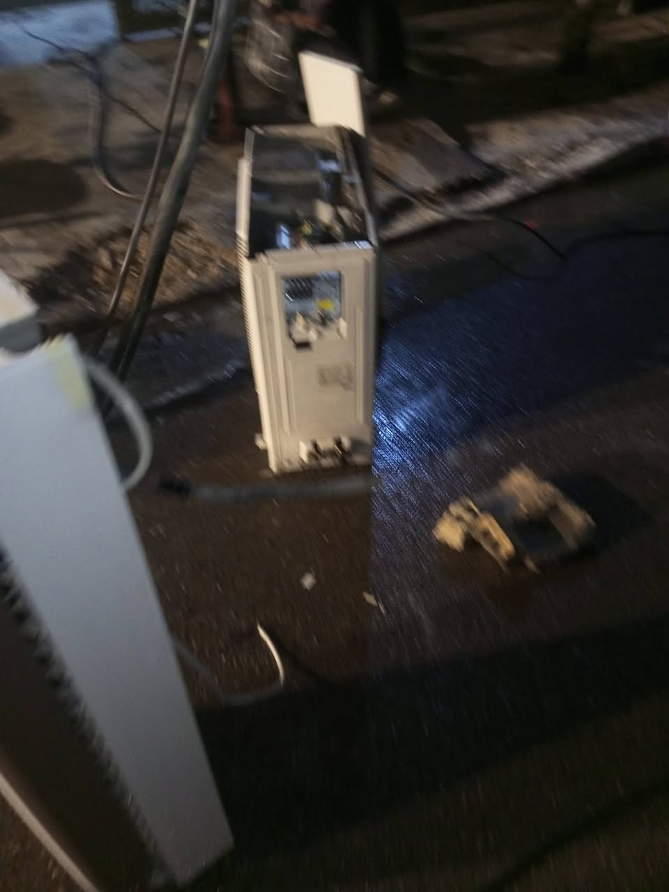 الورشه الهندسيه
الورشه الهندسيه باداره مهندس علي صيانه موقعية نصب غسل شحن غاز تصحيح كود الخطأ لجميع اجهزه التبريد والتكييف 
***********
***********
