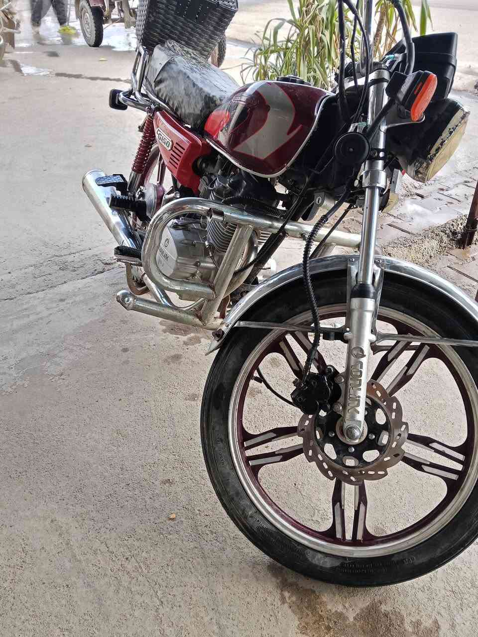 السلام عليكم ورحمة الله وبركاته.
موطور للبيع.
نوع سونك 
الموديل 22
المحرك مفتوح ومجفت جديد تواير جدد جاهز ما يحتاج فقط سايق هادئ 
السعر 550 
للأستفسار الاتصال على الرقم ***********
العنوان / ناحية الزاب. قرية / الصباغيه
