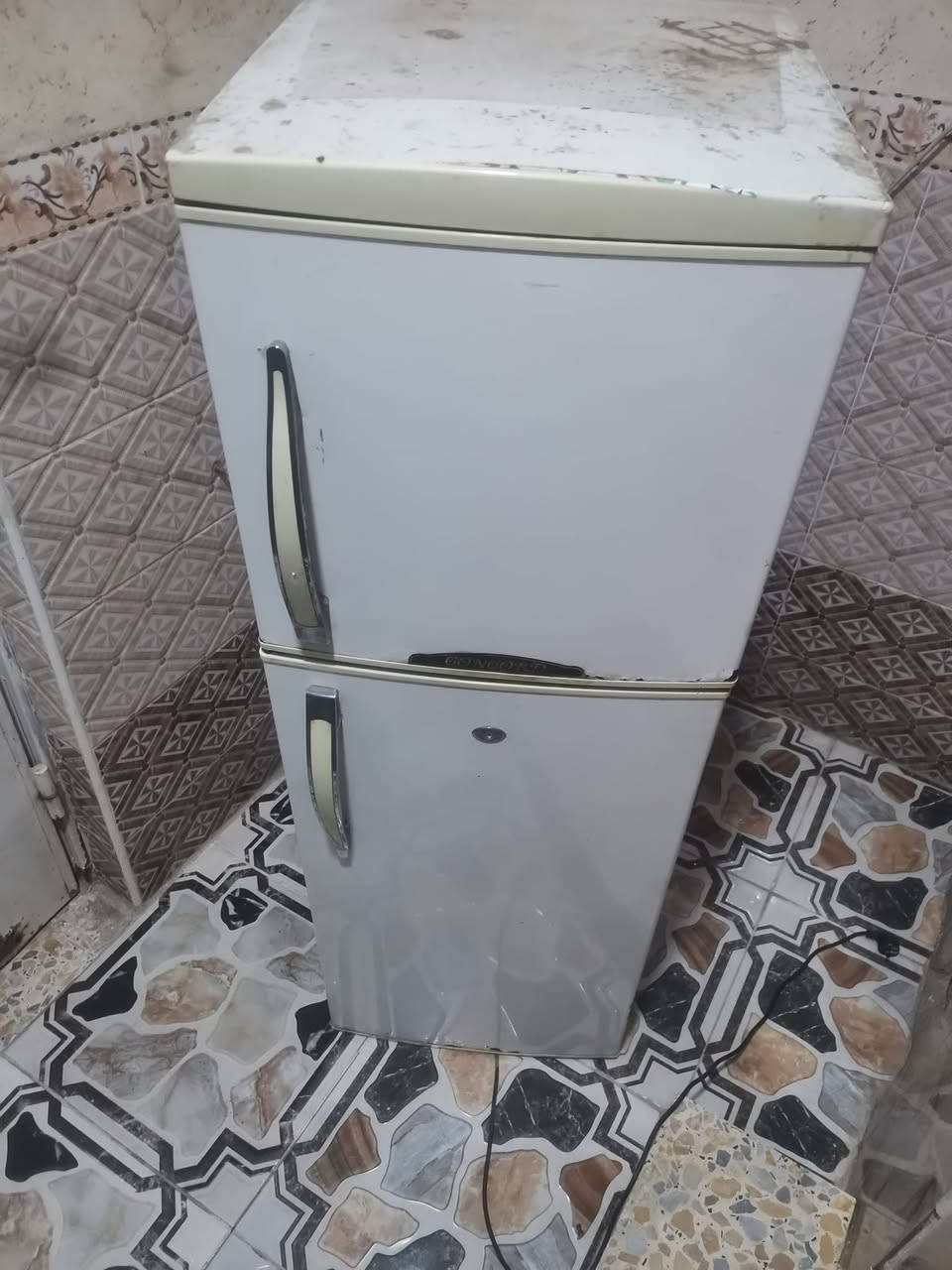 ***********
للبيع
