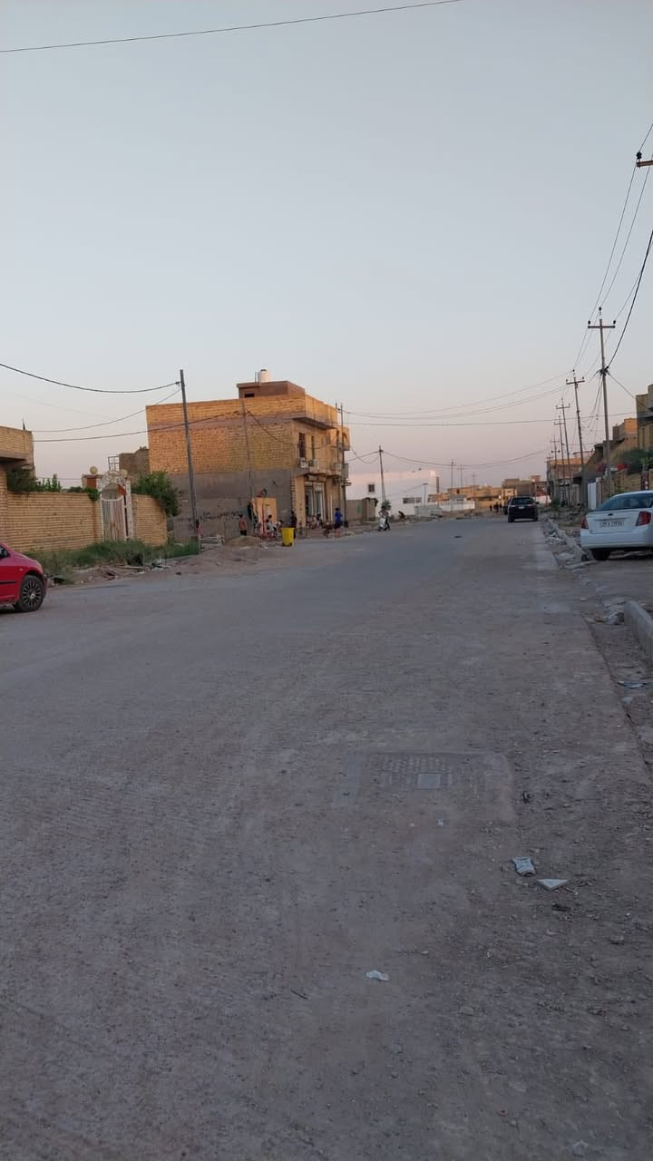 السلام عليكم
دار للبيع 200م موقع مميز
الموقع شارع الكفاح شارع 20 المربع الذهبي قرب المدرسه الصينيه مقابيله شارع 10 
مواصفات : طابقين وبيتونه
 ط1 / غرفتين وهول واستقبال ومطبخ ومجاميع صحيه داخليه وخارجيه وكراج
ط2 / 4غرف نوم وهول ومجموعه صحيه 
بيتونه مع سطح شتايكر ستاره دبل طابوكه 
البيت الاساس صب مسلح مترين سيراميك الارضيه اسباني  والسيراميك الجداري مرمر
للسعر والاستفسار الاتصال على الرقم 
‭***********

