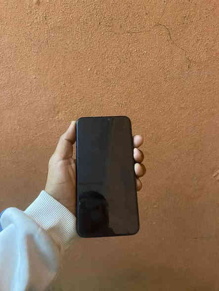 11برو ماكس 
مبدل شاشه فيس إيدي واكف/ذاكره256
تك /بطاريه خدمه75
فول نضافه جلخ مآبي
سعر 220وبي مجال  

رقمي بي وتساب 
مكاني موصل ايمن
***********
