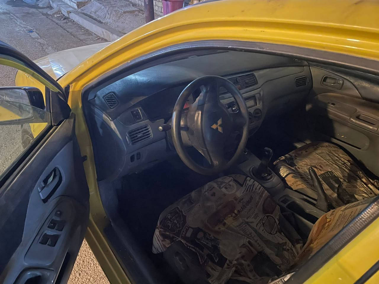 السلام عليكم سياره للبيع لانسر الفين 11 رقم بغداد للاستفسار ***********
