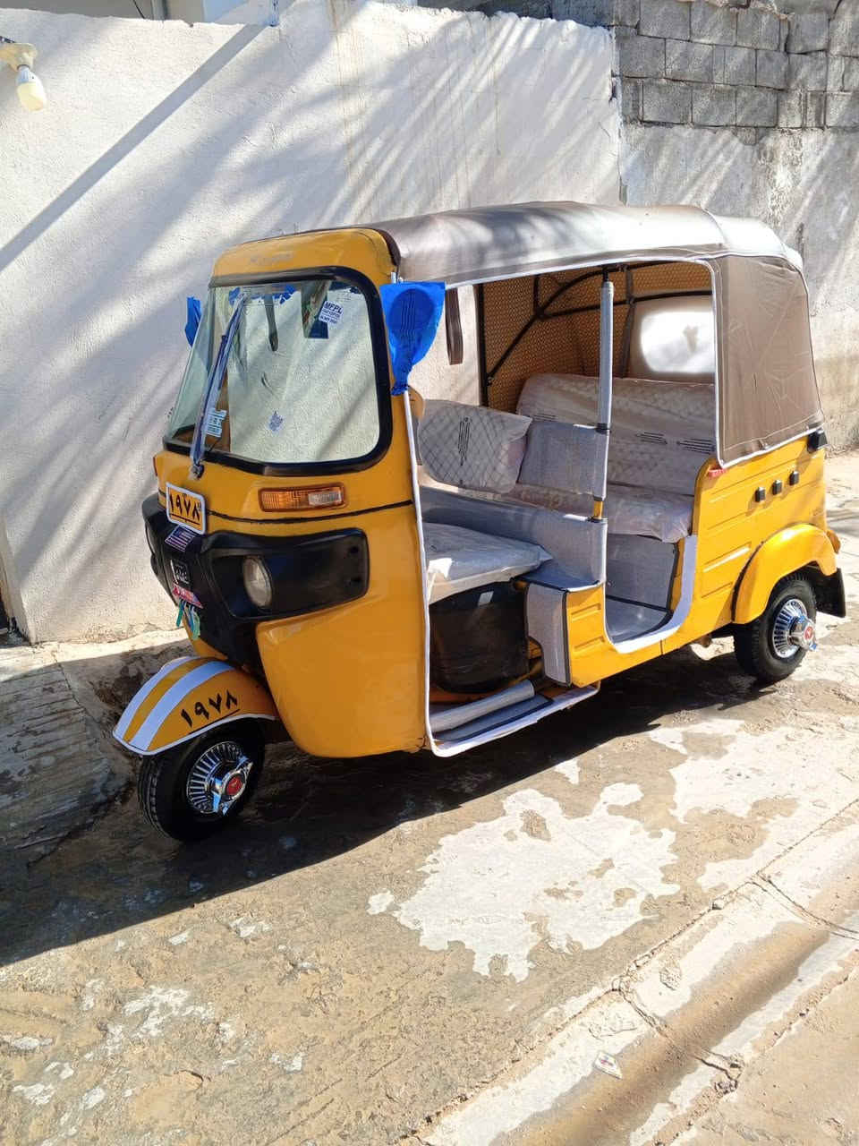 سلام عليكم تكتك موديل 18بيهه مكينه مال 20 الرقم ***********
