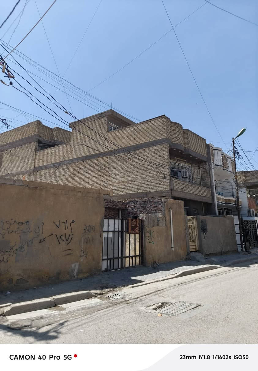 بيتِ 100متر طابقين جبها 6. تفاصيل البيت 3غرف نوم حمامين طابق ارضي وطابق ثاني ستقبال ومطبخ ومنور وصالة وغرفة جوة الصطح شتايكر درج مرمر +محجر بياض كاشي مرمر استقبال البيت كلة جاهز ماعدة الواجهة الببت بناء جديد سعر 125مليون بي مجاال حگ الجية العنوان. بغداد الرصافة الثانية الكمالية بلبستان الشارع الرئيسي البيت ركن وتساب ***********
