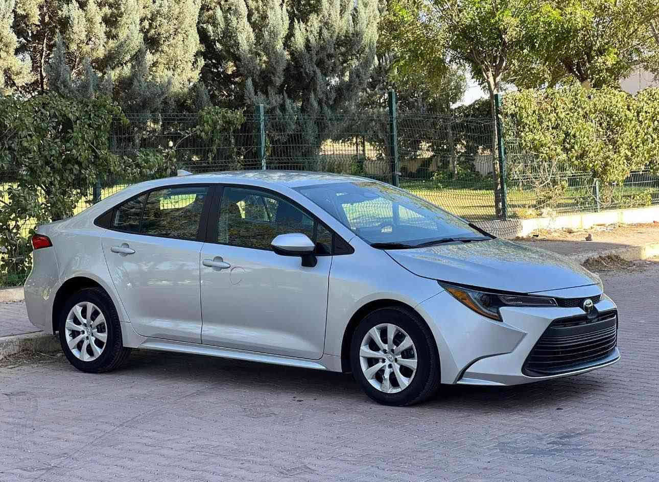 تويتا كرولا le
مووديل 2023
بجم كبس /پيش كپس 
بدوون ايبراگ /بئ ايرباگ 
دوو پارجة كلير امريكي 
سياره7000mil روشتوه يعني سصفره 
صياره بي مصرف هةمويي لسر دقي بيلادي شريكة 
كاتي /دهوك و اربيل سليماني بشرت 
گير و مكينه بشرت 
سعر١٣٥$
*********** فايبر واتساپ دهوك, العراق
