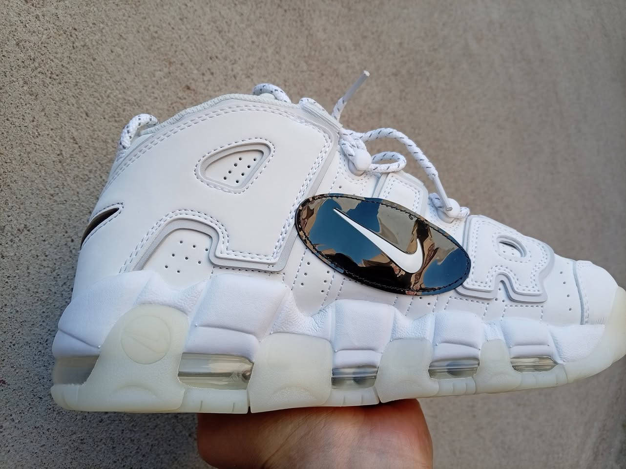 نايك إير مور أبتمبو،  فيتنامي قياس 41 طول القدم 26


**إذا كنت صاحب هذا الإعلان وتريد حذفه لأي سبب، رجاءا أرسل رسالة إلى الدعم الفني**