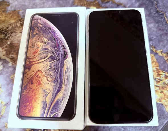 السلام عليكم أيفون اكس ماكس ذاكرة 256
مثل ما موضح بالصوره طفه عندي بليلة ويوم ضل مايشحن 

اخذته للمصلح كال يحتاجله ( خريطة مال ايسي )

السعر بـ 75 

المكان الناصرية قضاء الشطرة 

 للتواصل هذ رقمي *********** او تراسلني بالخاص 

واذا توصيل لمحافظات موجود
