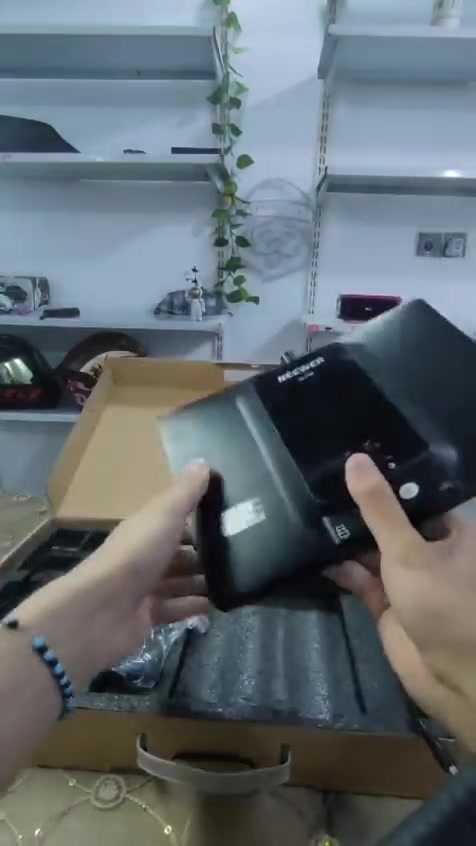 هذا المنتج هو عبارة عن لوحة إضاءة LED غامرة للتصوير وصناعة المحتوى (LED Video Light Panel)، وتأتي مع ملحقاتها كاملة داخل حقيبة أو صندوق مخصص ممتص للصدمات.
سعر 25 الف
هذا المنتج هو عبارة عن لوحة إضاءة LED غامرة للتصوير وصناعة المحتوى (LED Video Light Panel)، وتأتي مع ملحقاتها كاملة داخل حقيبة أو صندوق مخصص ممتص للصدمات.


**إذا كنت صاحب هذا الإعلان وتريد حذفه لأي سبب، رجاءا أرسل رسالة إلى الدعم الفني**