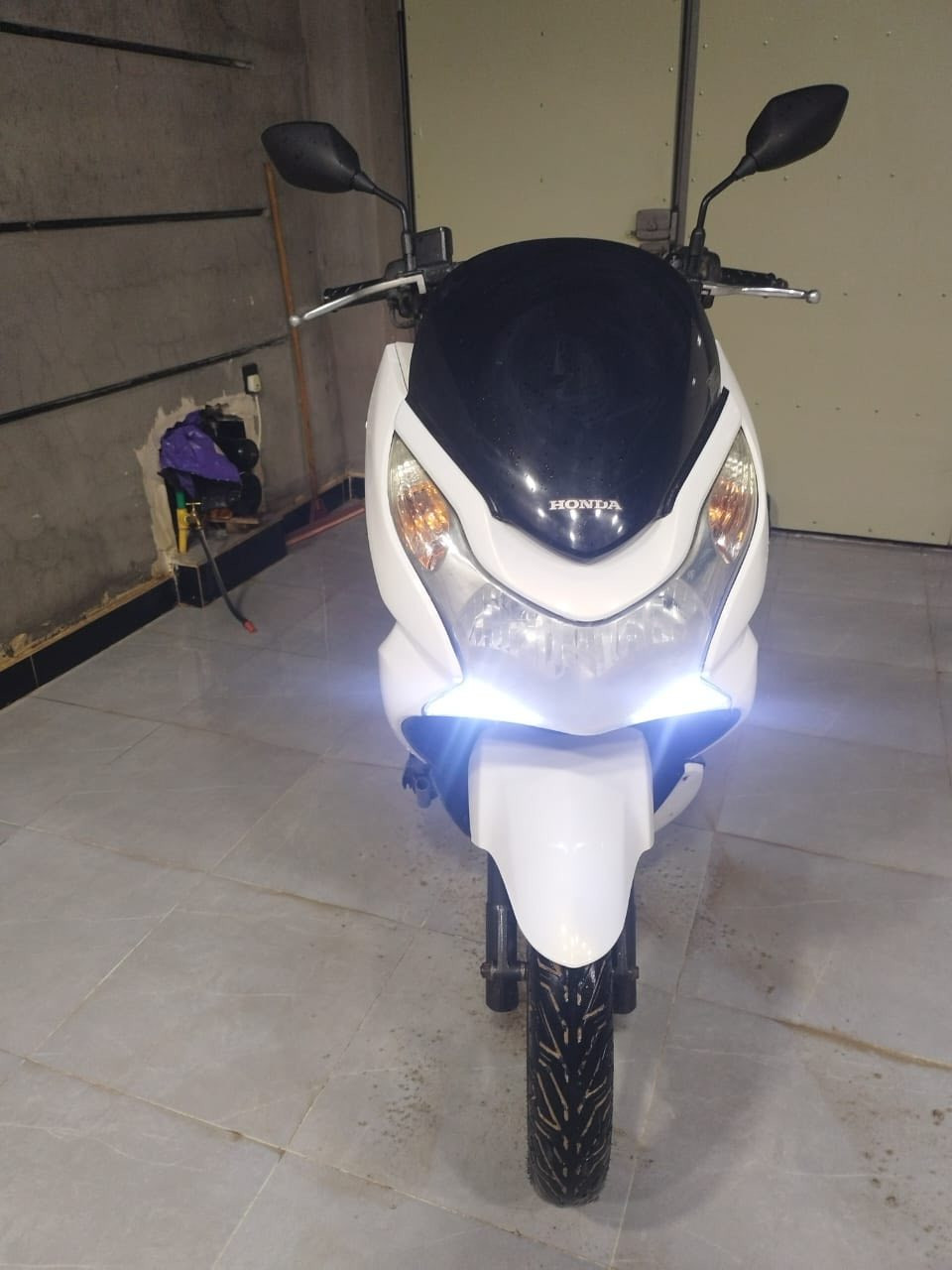 السلام عليكم pcxللبيع ماشيه ٣٥ دراجه حلوه ومرتبه مال جناي نقصها الاجنحه الي جون الدواسه فقط السعر ب١٢ ونص وبيها مجال مكانها ديالى بعقوبة الرقم***********
