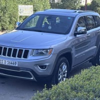 للبيع فقط بدون مراوس   جيب كراند شيروكي   السعر 185 وبيها مجال حك جيتك...