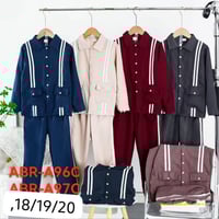 سوت ولادي • مقاسات ١٨/١٩/٢٠ • يلبس ١٠-١٤ سنة