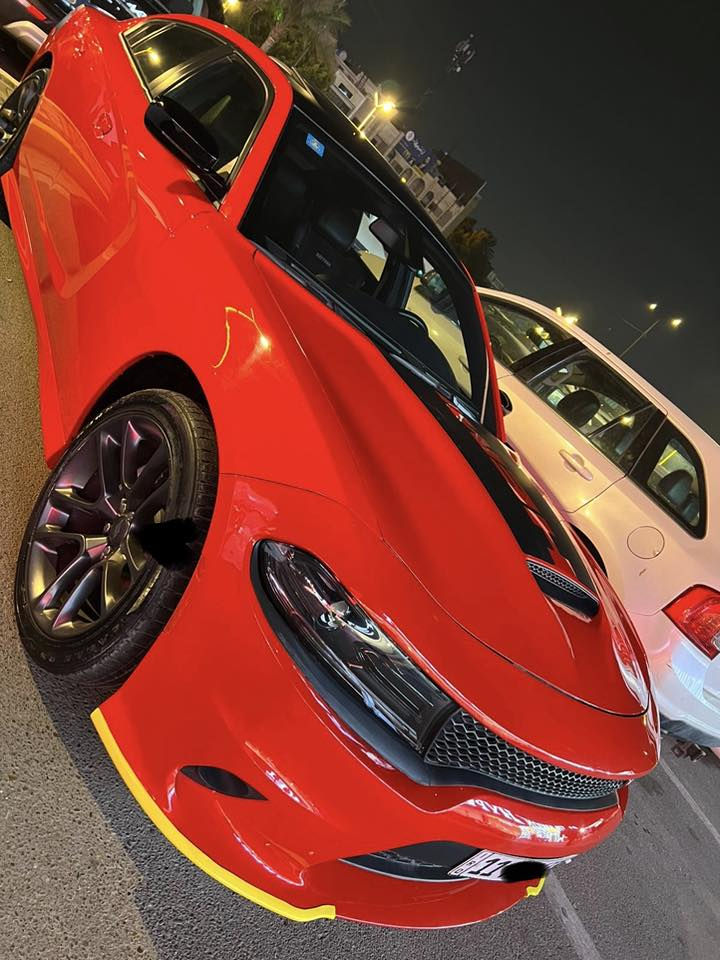 السلام عليكم
جارجر Daytona Rt 5.7 2023 فول 1/1 لون أحمر ماشية 8000 ميل جديدة جداا حادث موضح بالصور صبغ قطعتين جاملغ وبنيد فقط ***********متواجد واتس مكان السيارة المنصور
