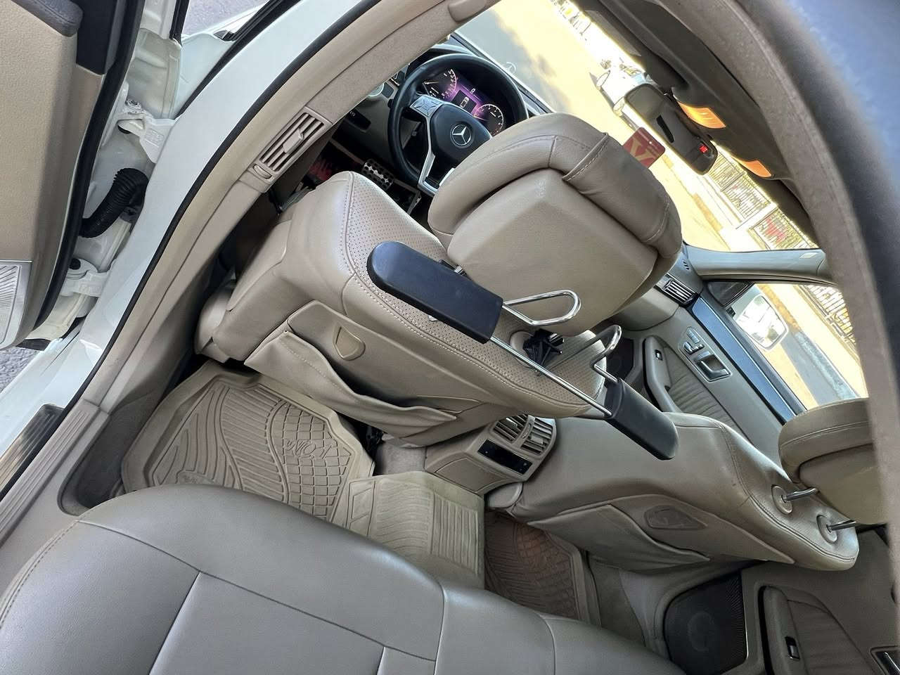 السلام عليكم للبيع فقط 212
موديل 210 بأسمي 
وارد خليجي وفول 1/1 قطعتين تبديل ابلاد او مكانين صبغ جدآ بصيط السعر 175
ماشيه 130 حقيقي العده والكتلوكات موجوده

***********    العنوان الكراده غير متواجد عل فيس
