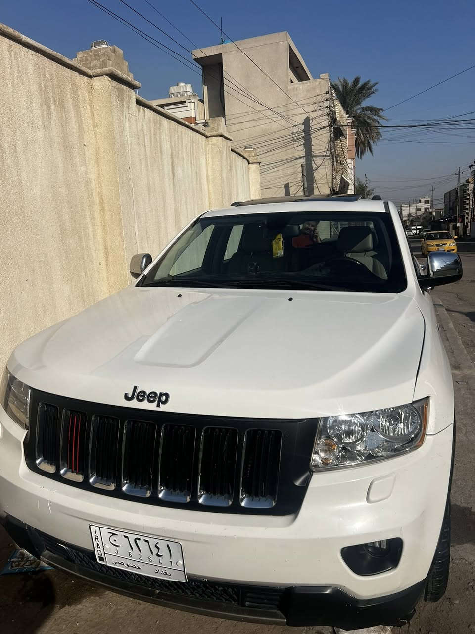 السلام عليكم
جيب لاريدو خليجي ٢٠١٢ فول 
السياره بيه باب وجاملغ ايمن صبغ وبيه مكانت بارد 
السياره خير من الله محرك كير 
مكان السياره الدوره 
السعر ١٧٠$ وبيه مجال بسيط 
رقم الموبايل ***********
