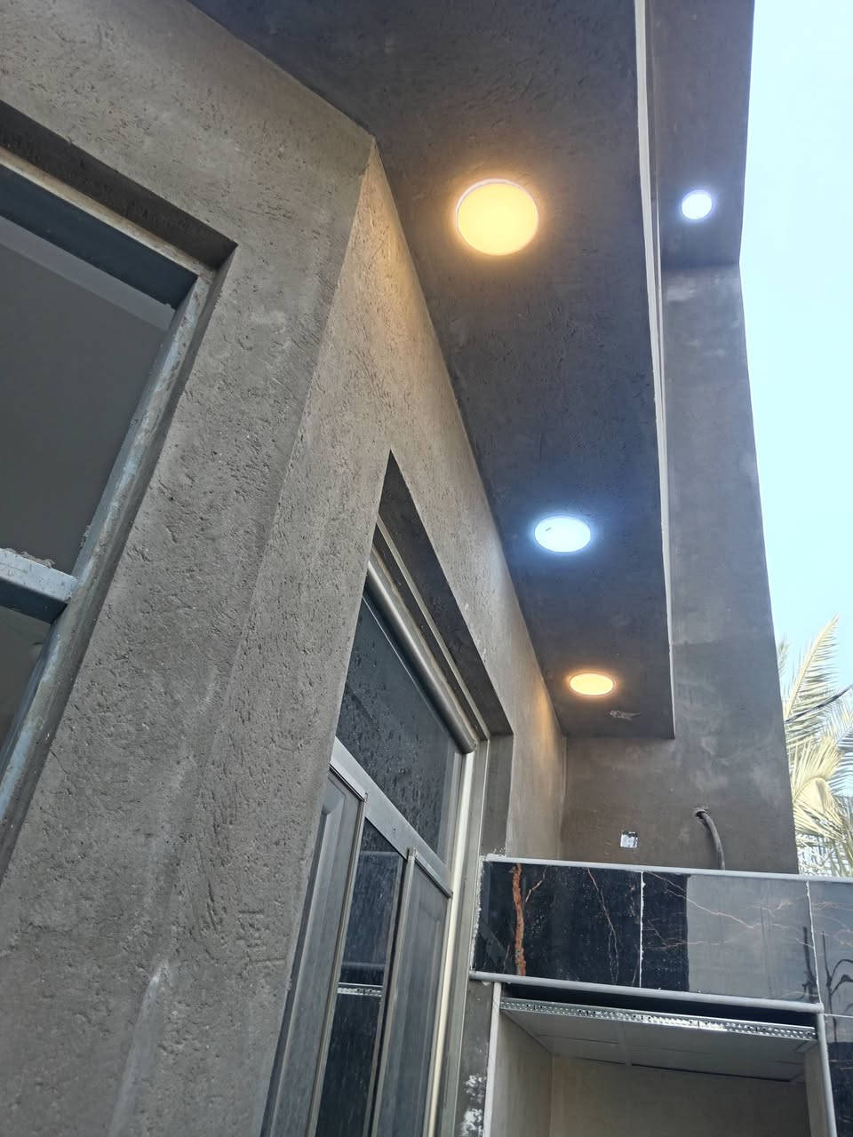 تشطيب كهربائيات لبيت ٢٠٠م شغل حديث ودرجه اولة متفرغ لجميع أنواع التاسيسات الكهربائيه الحديثه وجميع مراحل سحب تشطيب نزالات أسعار مناسبه للتواصل خاص او ***********
