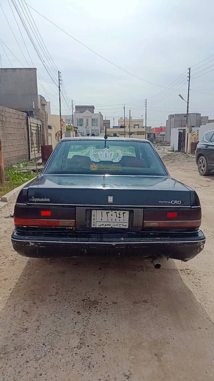 سلام عليكم
للبيع سيدان 
رقم صلاح الدين الماني شرط التحويل 
كير محرك بطه شرط
صدر امامي خلفي جديد 
تايرات جدد 
تبريد تدفئه 
السعر 42وبيها مجال قليل
رقم الهاتف***********
