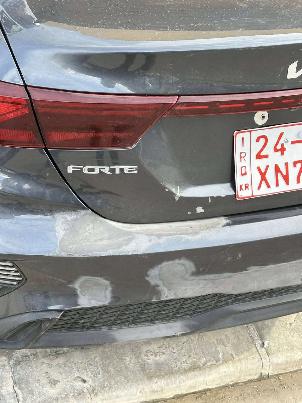 سلا وعليكم
كيا فورتي موديل 2024 مواصفات LX 

ماشي 37 الف بدون صبغ بدون ايربك 
فقط بيها نص جاملغ صبغ و تعديل جدا بسيط بل صندوك مابيها اي قطعه كلير ولا اي قطعه تبديل حته دعامية خلفي مالتها بلاديه 

دخول جديد تترقم شمالي مكان سيارة بدهوك 

للاستفسار اتصل على ارقام تاليه 

***********

***********
