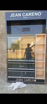 معرض ايطالي للبيع السعر 120الف مكاني حي العدل 07712106024وساب