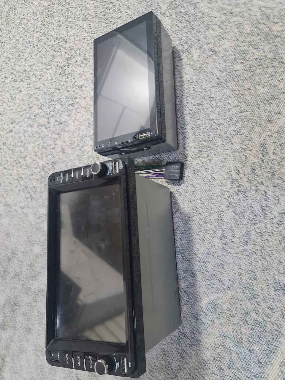 سلام عليكم ٣ قطع شاشات بهل سكل وحدة الي تنحط ع دشبول كاملة وثنين بدون ملحقات ال ٣ قطع ٤٥ الف واذا تكول شنو مجاله اخي اسويلك التوصيل هدية 😅اعتمد وتدلل.


**إذا كنت صاحب هذا الإعلان وتريد حذفه لأي سبب، رجاءا أرسل رسالة إلى الدعم الفني**