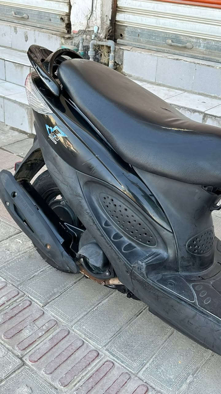 السلام عليكم دراجه كامكو v2. رمبه صار شهر من نازله جديده جداً ماناقصه برغي  للبيع مكاني الحمزه الغربي سعرها ٧٠٠ 
***********
