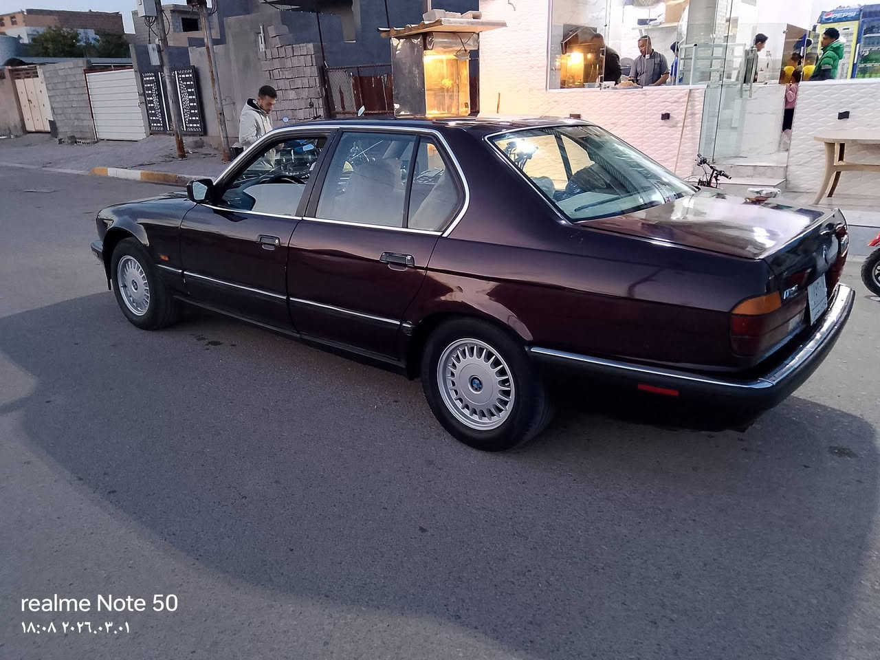 سلام عليكم بيم للبيع 735 رقم صلاح الدين شي سنوية ما ساقط اربع طائرات جديد حداديه جديد صبغ جماليه شرط التحويل مكان طوز خومات سعر 55 او للمراوسه حسب القناعه اي استفسار عن رقم ***********
***********
