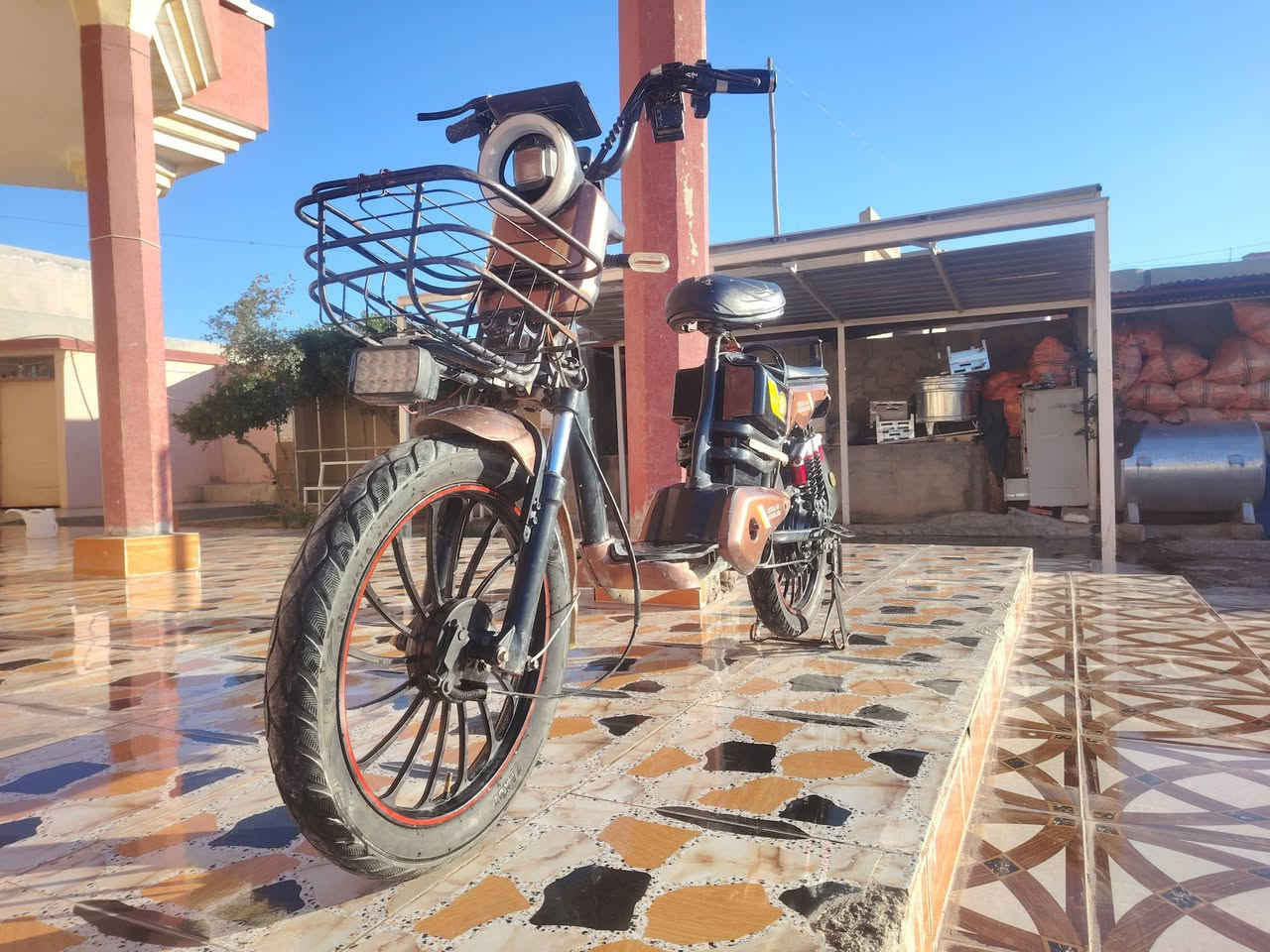 اسلام عليكم مطور للبيع السعر 200 الاتصال على الرقم ***********
