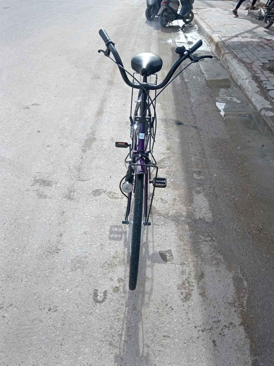 السلام عليكم بايسكل للبيع موديل 25 غراضه كامله كربلاء حي النظال سعر 140 وبي مجال بسيط ***********
