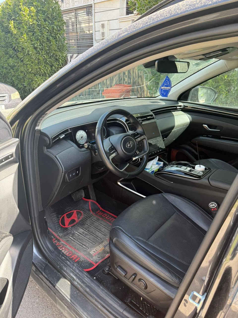 توسان موديل ٢٣
فووول رقم أربيل
الاتصال على الرقم
***********
مكانهه بغداد

سياره خير من الله
مواصفاتها معروفه
H تراك 
ماشيه خمسينات تقريبا
