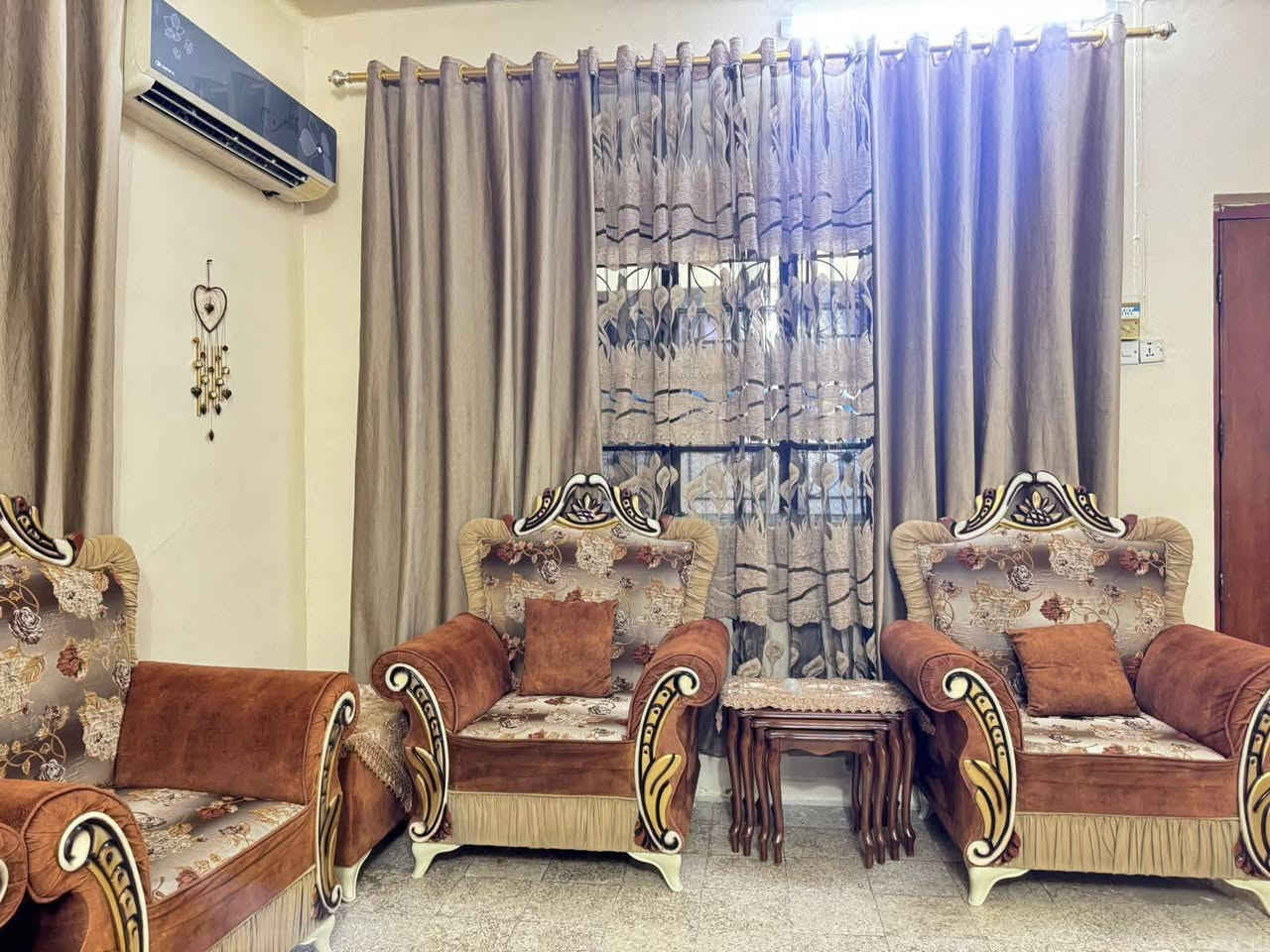 للبيع تخم
١٠ مقاعد + ٨ كوشات+طبله وسطيه 
مابي اي ضرر+نظيف 
الموقع: بغداد
للتواصل خاص


**إذا كنت صاحب هذا الإعلان وتريد حذفه لأي سبب، رجاءا أرسل رسالة إلى الدعم الفني**