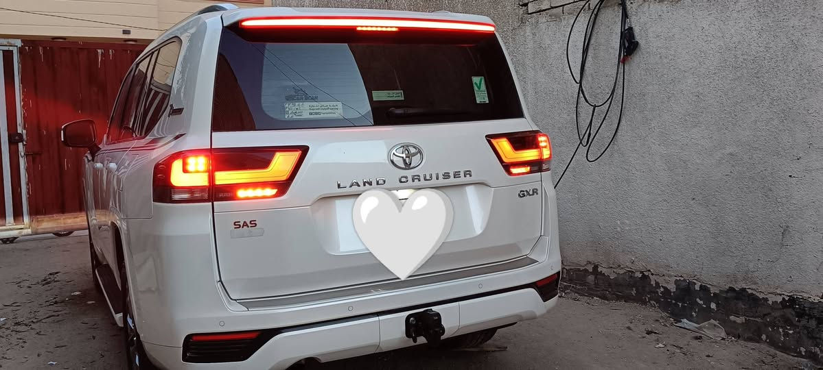 السلام عليكم 
لاندكروز 2022 رقم السياره بغداد انكليزي 
السياره كفالة عامة 
المكينة 4000 تنفس طبيعي
ماشية فقط 28 الف كيلو
تبريد للكشنات الامامية 
شاشات خلفية 
سعر السياره 6 دفاتر و60
للاستفسار ***********
  ***********
