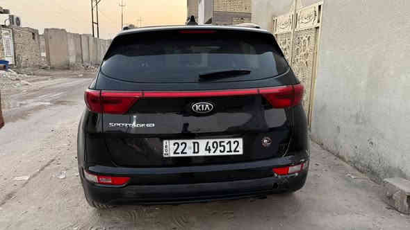 السلام عليكم سيارة كيا سبورتاج أمريكي محرك 2400 جي تي ماشية 74 لايت زينون كامرة خلفية تحكم استيرن تايرات جديد 4 قطع تبريد 6 السعر 142 وبيها مجال الاستفسار الاتصال على هذا الرقم ***********
